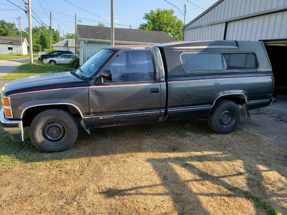 Read more about the article Fixing Up The The Old Pickup Truck